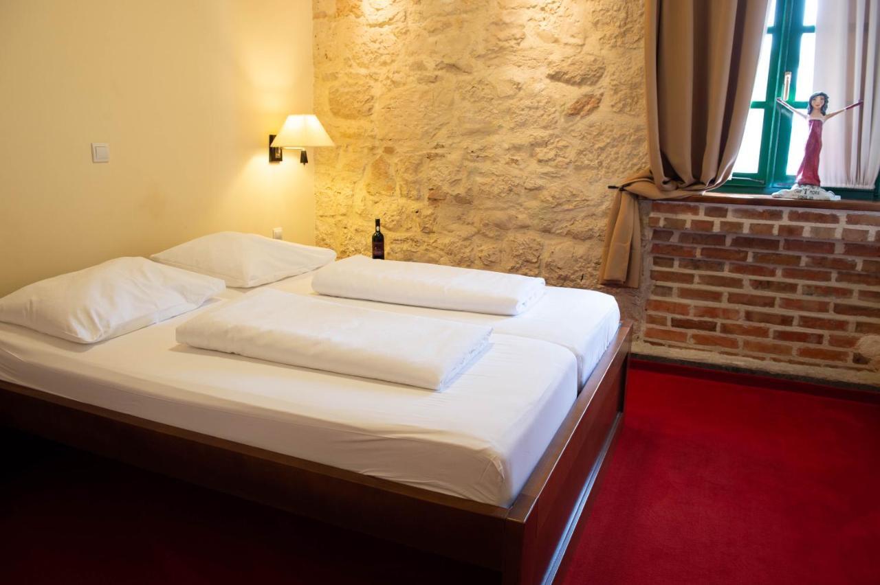 ביוגראד נה מורו Hotel Carpymore מראה חיצוני תמונה